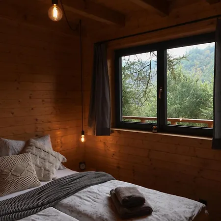 Cedrus Chalet